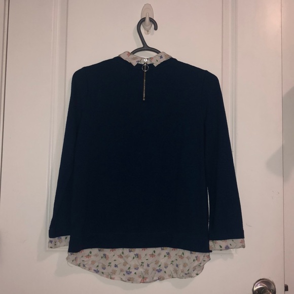 Blue collared sweater - Picture 2 of 3